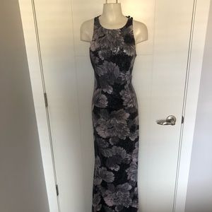 Beautiful made in canada dress form le chateau. Never been worn.